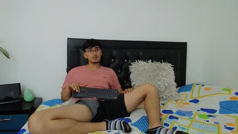 Snapshot of fallgays chatting on February 6, 2026, 10:46 pm FallGays online show from February 6, 2026, 10:46 pm