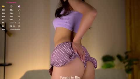 Snapshot of fallingflower chatting on October 25, 2025, 2:35 pm Kim online show from October 25, 2025, 2:35 pm