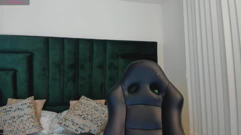 Snapshot of faloonroussel chatting on November 4, 2025, 6:18 pm Faloon online show from November 4, 2025, 6:18 pm