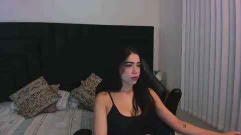 Snapshot of faloonroussel chatting on November 8, 2025, 5:56 pm Faloon online show from November 8, 2025, 5:56 pm