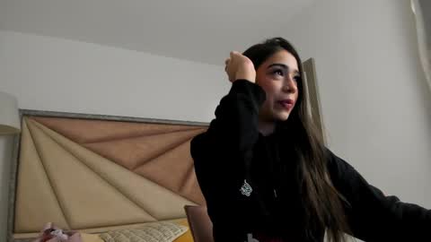 Snapshot of faloonroussel chatting on November 21, 2025, 12:21 am Faloon online show from November 21, 2025, 12:21 am