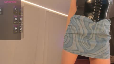 Snapshot of fame_doll chatting on March 4, 2026, 4:40 am Fame doll online show from March 4, 2026, 4:40 am