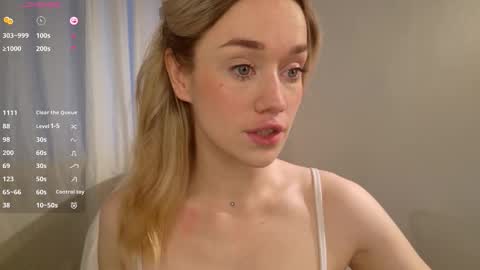 Snapshot of fancyamelia chatting on October 25, 2025, 1:07 pm fancyamelia online show from October 25, 2025, 1:07 pm