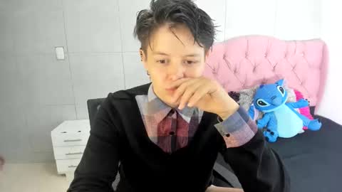 Snapshot of fanny_18 chatting on October 15, 2025, 2:33 am FANNY online show from October 15, 2025, 2:33 am