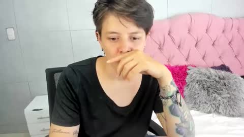 Snapshot of fanny_18 chatting on November 1, 2025, 7:32 am FANNY online show from November 1, 2025, 7:32 am