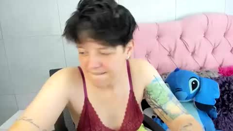 Snapshot of fanny_18 chatting on November 7, 2025, 4:01 am FANNY online show from November 7, 2025, 4:01 am