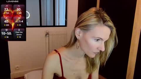 Snapshot of fanny_posy chatting on March 4, 2025, 1:06 pm Fanny online show from March 4, 2025, 1:06 pm
