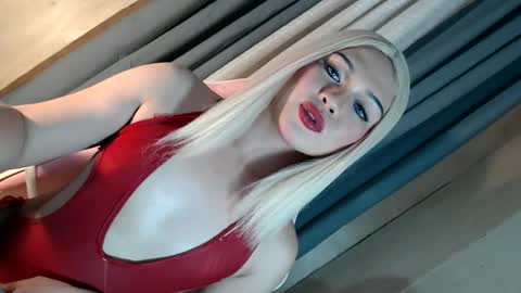 DANIELLA - DONT FORGET TO GIVE ME A THUMBSU UP online show from December 18, 2025, 12:22 pm