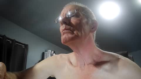 fantasyresort online show from October 19, 2025, 3:07 am