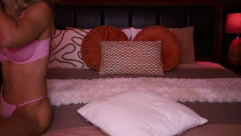 Snapshot of fantasystudiox chatting on April 18, 2026, 11:16 pm Carmina online show from April 18, 2026, 11:16 pm