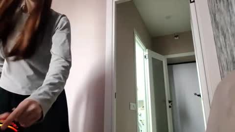 Anna Scovich online show from October 5, 2025, 10:13 am