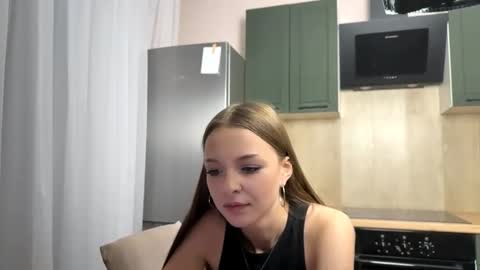 Anna Scovich online show from October 8, 2025, 4:48 pm