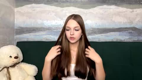 Anna Scovich online show from October 27, 2025, 2:21 pm