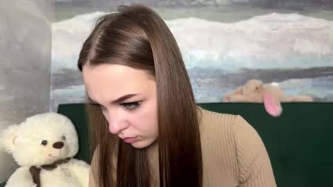 Anna Scovich online show from November 17, 2025, 12:33 pm