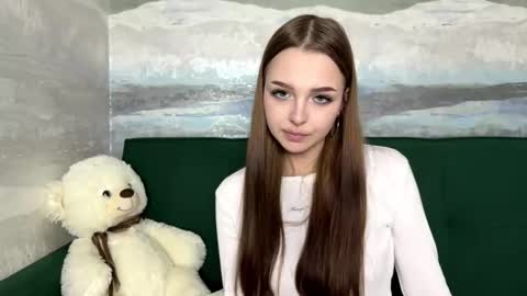 Anna Scovich online show from November 22, 2025, 11:31 am