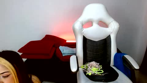 Snapshot of farichell chatting on June 7, 2026, 5:49 pm fari online show from June 7, 2026, 5:49 pm