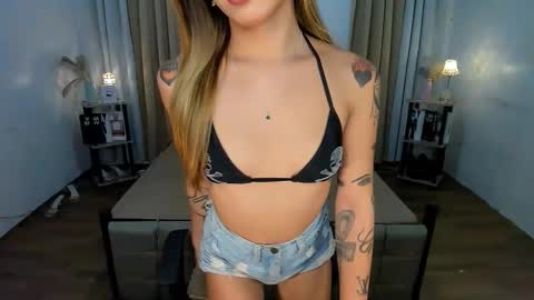 Snapshot of fascinatingtransvalerie chatting on October 3, 2025, 12:35 pm fascinatingtransvalerie online show from October 3, 2025, 12:35 pm