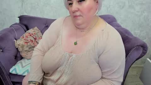 fashiona online show from January 21, 2025, 9:57 am