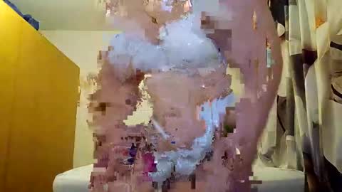 Snapshot of fatasscurvygirl chatting on October 20, 2025, 5:52 am AyleenV online show from October 20, 2025, 5:52 am