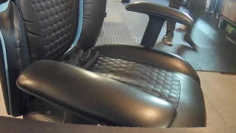 fatdick4u2c81 online show from February 9, 2026, 3:27 pm