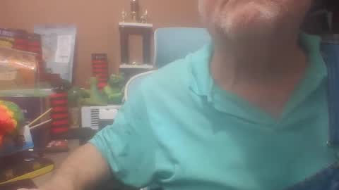 Snapshot of fatfreddythecat chatting on December 22, 2025, 9:17 am Fred. online show from December 22, 2025, 9:17 am