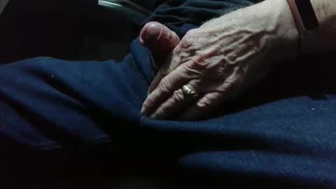 Snapshot of fatfreddythecat chatting on January 19, 2026, 12:14 am Fred. online show from January 19, 2026, 12:14 am