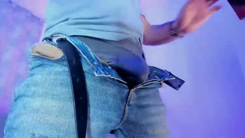 favid95 online show from November 19, 2025, 4:40 pm