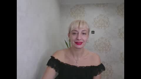 favorite_angel online show from January 12, 2025, 7:31 pm
