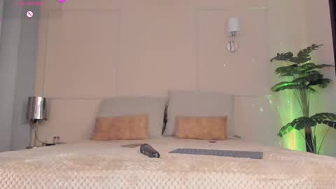 Snapshot of fay_miller2 chatting on October 2, 2025, 12:17 am welcome to my world online show from October 2, 2025, 12:17 am