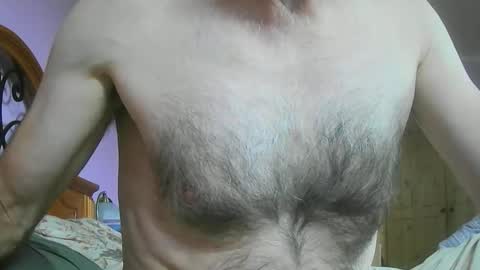 Snapshot of feardubh chatting on October 21, 2025, 10:27 am feardubh online show from October 21, 2025, 10:27 am