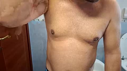 Snapshot of fede2985 chatting on December 26, 2024, 10:05 am Fede online show from December 26, 2024, 10:05 am