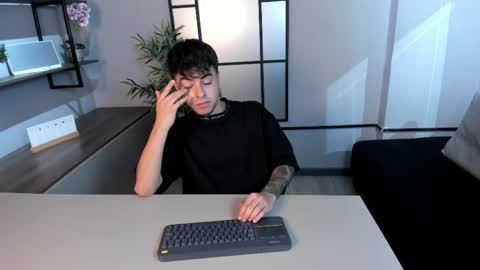 Fede online show from May 24, 2026, 12:21 pm