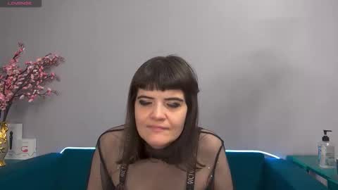 Laura online show from November 11, 2025, 12:32 am