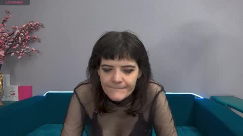 Snapshot of feelsgoodwoman chatting on January 17, 2026, 6:44 pm Laura online show from January 17, 2026, 6:44 pm