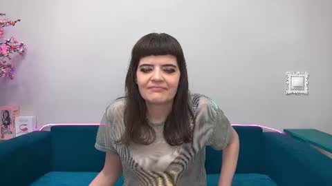 Laura online show from June 19, 2026, 1:10 am