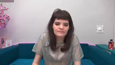 Laura online show from June 25, 2026, 4:56 am