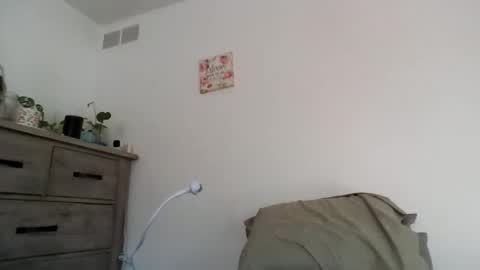 Snapshot of feetnymph chatting on January 18, 2026, 8:12 pm Soley online show from January 18, 2026, 8:12 pm