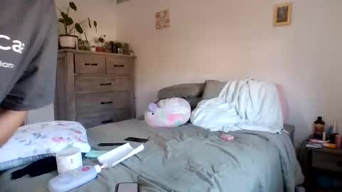 Snapshot of feetnymph chatting on March 8, 2026, 9:29 pm Soley online show from March 8, 2026, 9:29 pm