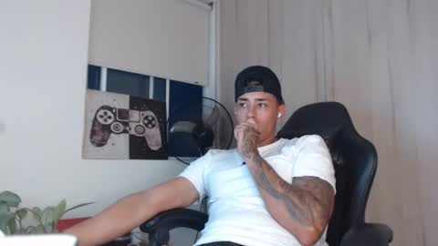 felilope23 online show from May 16, 2026, 10:36 am