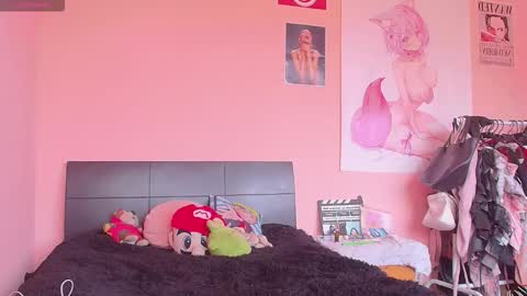 FELINE online show from December 19, 2025, 7:21 pm