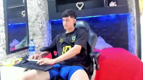 felipe fiire online show from May 12, 2026, 1:52 pm