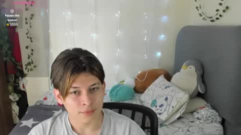 Snapshot of felix_leex chatting on November 26, 2025, 7:48 pm Felix leex online show from November 26, 2025, 7:48 pm