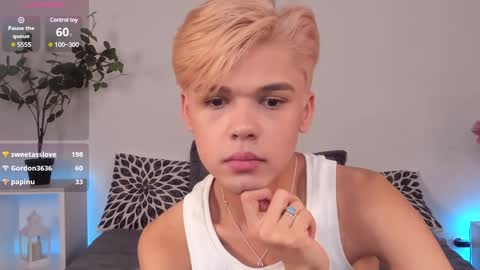 Snapshot of felix_rey chatting on February 2, 2025, 7:35 pm Felix online show from February 2, 2025, 7:35 pm