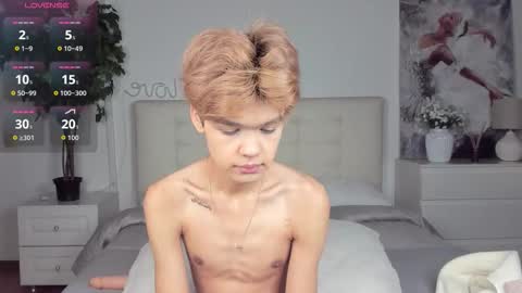 Snapshot of felix_rey chatting on October 8, 2025, 5:32 pm Felix online show from October 8, 2025, 5:32 pm