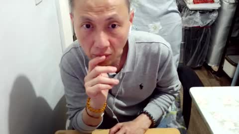 Snapshot of felixlau chatting on December 21, 2025, 10:55 am felixlau online show from December 21, 2025, 10:55 am