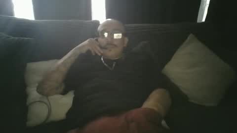 Snapshot of felixrlarios25 chatting on May 4, 2026, 6:15 pm felixrlarios25 online show from May 4, 2026, 6:15 pm