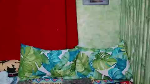 feminine_tsx online show from January 19, 2025, 4:14 pm