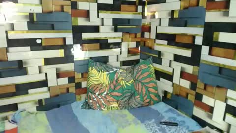 feminine_tsx online show from November 29, 2025, 11:57 am