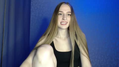 Femke online show from March 4, 2025, 7:43 pm