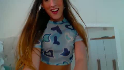 Snapshot of femmeangel chatting on January 13, 2026, 12:43 pm Alice online show from January 13, 2026, 12:43 pm